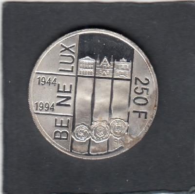 Beschrijving: 250 Francs  BENELUX  stain